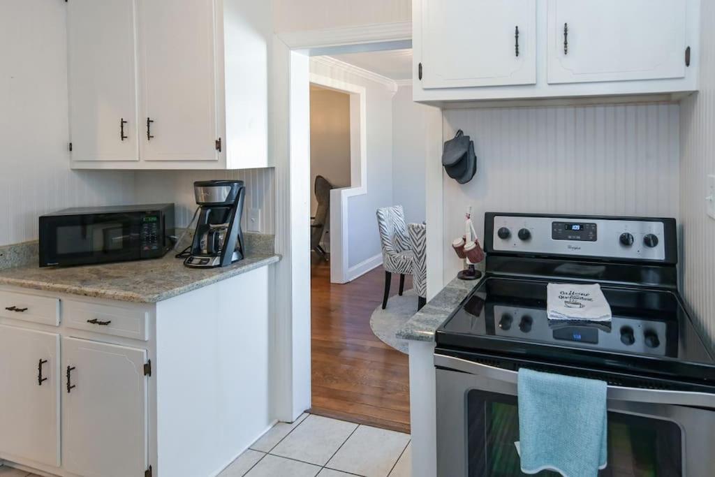 Peaceful Home In Downtown Huntsville With Nice Back Patio! Екстер'єр фото